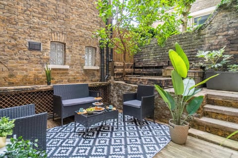 View (from property/room), Seating area, Garden view