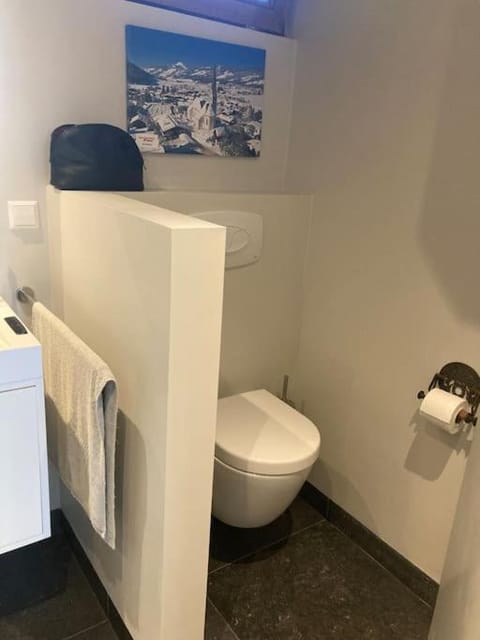 Tuinhuis aan het water House in The Hague