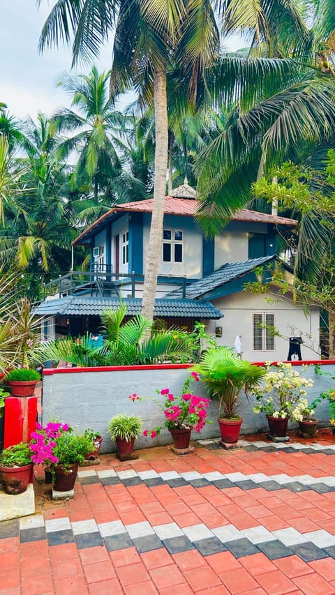 Property building, Garden, Garden view