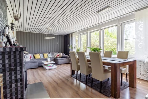 Living room, Seating area, Dining area