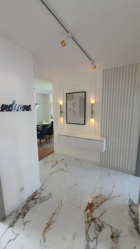 Property building, Decorative detail, hair dresser