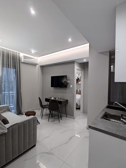 TV and multimedia, Kitchen or kitchenette, Living room, Seating area