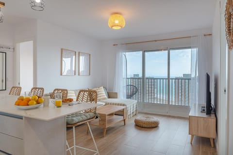 TV and multimedia, View (from property/room), Balcony/Terrace, Living room, Seating area, Dining area
