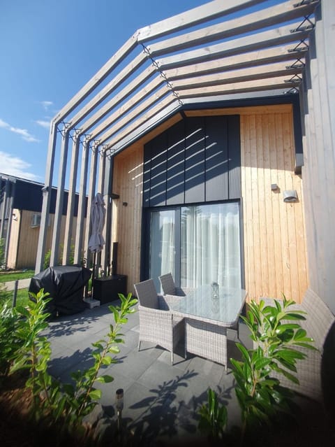 Property building, Balcony/Terrace