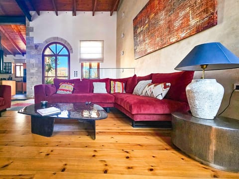 Luminous a House of Luxury Apartment in Chania