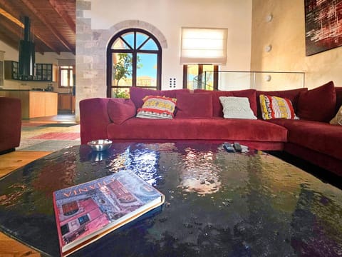 Luminous a House of Luxury Apartment in Chania