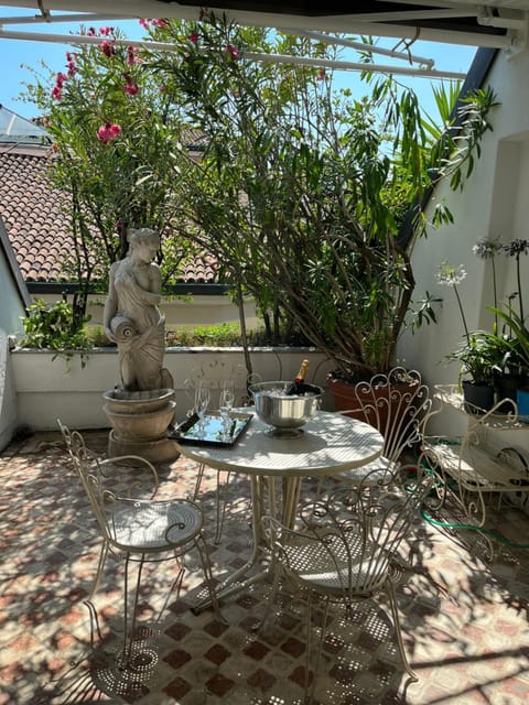 Balcony/Terrace, Garden view