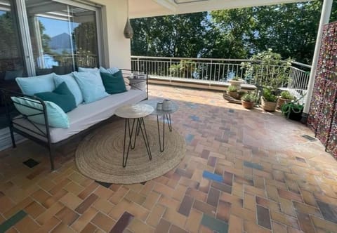 View (from property/room), Balcony/Terrace, Seating area