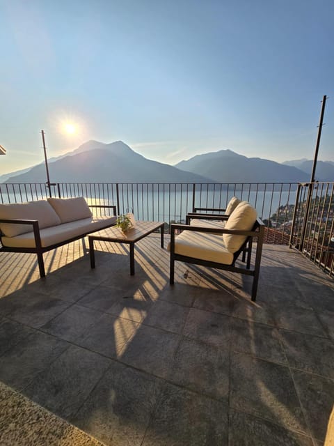Balcony/Terrace, Lake view, Mountain view, Sunrise