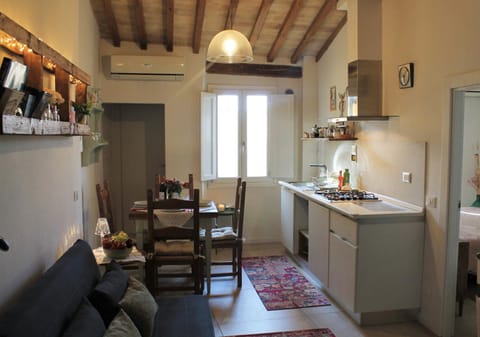 Kitchen or kitchenette, Living room