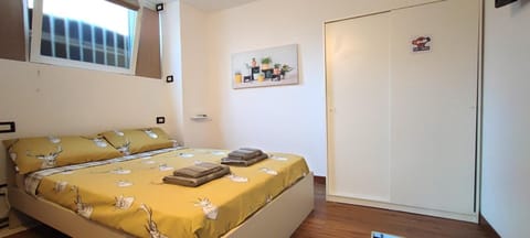 Bed, Photo of the whole room, Bedroom, towels, wardrobe