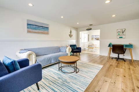Charming Beach Haven West Home 1 Mi to Beach! House in Manahawkin