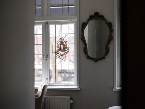 View (from property/room), Decorative detail, City view