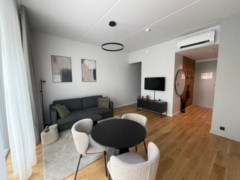 Communal lounge/ TV room, TV and multimedia