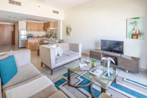 Frank Porter - Suburbia Apartment in Dubai