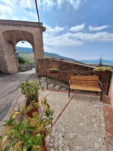 Casa Trevi via Fantosati Apartment in Trevi