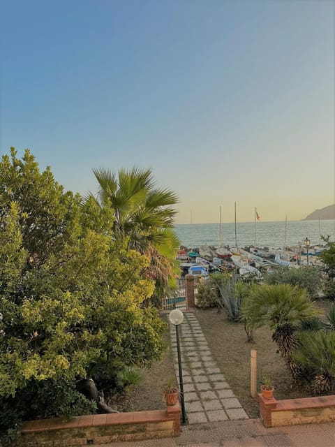 Garden view, Sea view