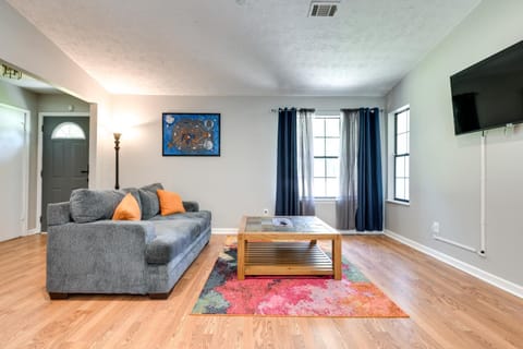 Fairburn Home with 2 Decks, Grill and Outdoor Dining! House in Fairburn