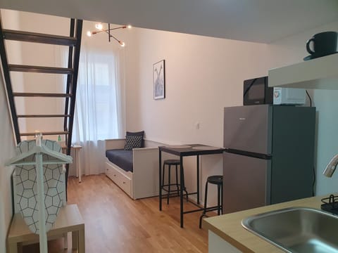 Living room, Seating area, Dining area, furniture, minibar