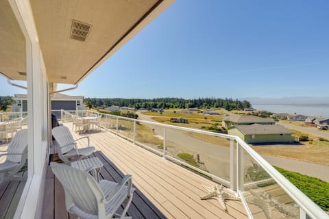 Stunning Home in Coupeville with Deck and Beach Access House in Whidbey Island