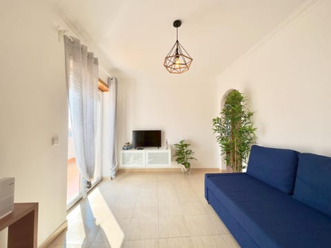 Communal lounge/ TV room, TV and multimedia, Living room, Seating area