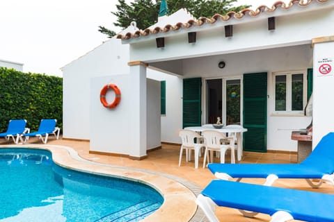 Day, BBQ facilities, Pool view, Swimming pool, Swimming pool, sunbed