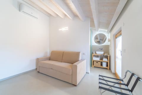 Living room, Seating area, air conditioner