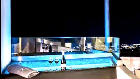 Tiara Suites Santorini - Cave & Sunrise Suites with Private Jacuzzi Apartment in Thera