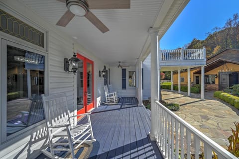 Willow Ridge Lodging and Events Nature lodge in Swannanoa