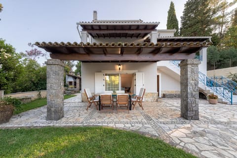 Patio, Garden, Dining area, Garden view