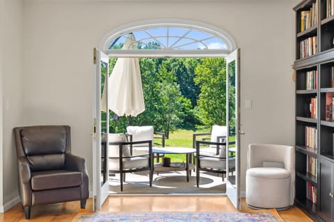 Patio, Library, Balcony/Terrace, Living room, Seating area