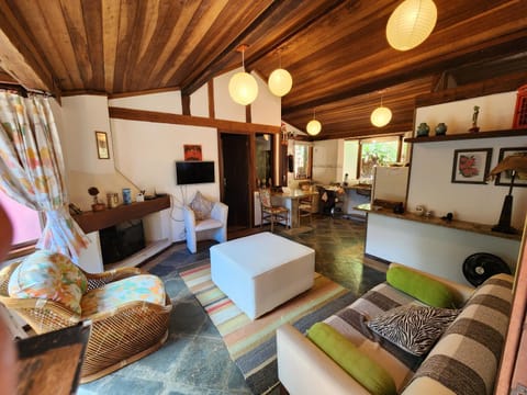 Communal lounge/ TV room, Living room, Seating area