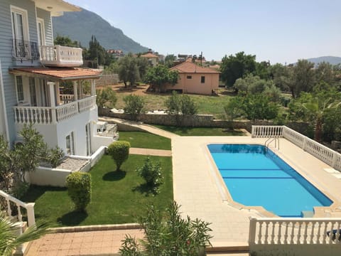 Property building, Day, Natural landscape, Garden, Garden view, Mountain view, Pool view, Swimming pool, sunbed