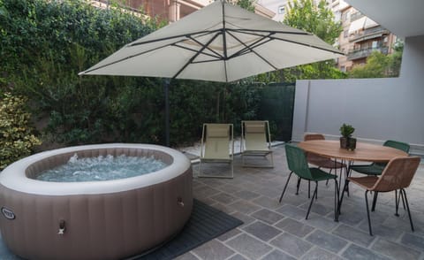 Day, Hot Tub, sunbed