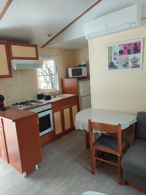 Mobile home camping Ardèche Campground/ 
RV Resort in Provence-Alpes-Côte d'Azur