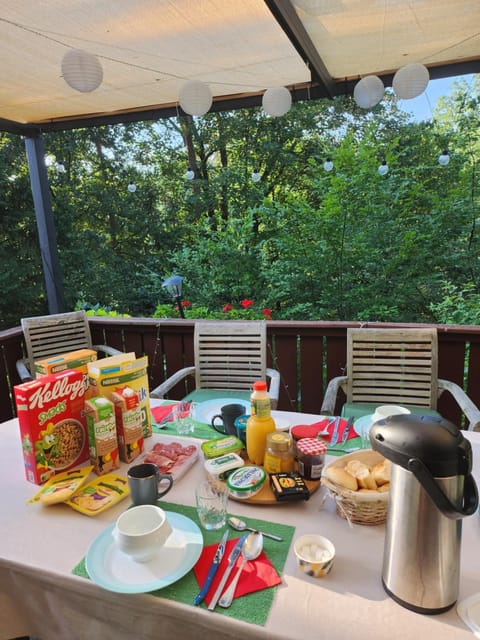 Day, Coffee/tea facilities, Food and drinks, Dining area, Food, Breakfast, Continental breakfast, Drinks