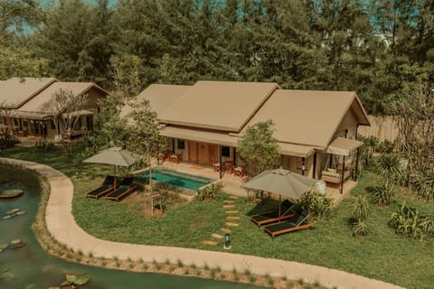 Property building, Day, Garden, Garden view, Pool view