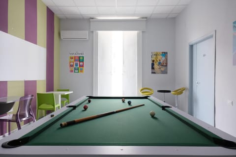 Billiard, Game Room