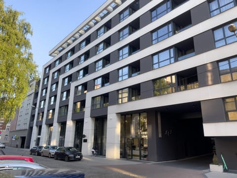 Property building, Location
