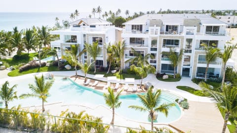 Property building, Pool view, Sea view