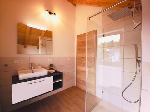 Shower, Bathroom, towels
