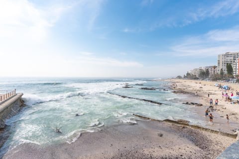 Centrally vacation home in Beach road Apartment in Sea Point