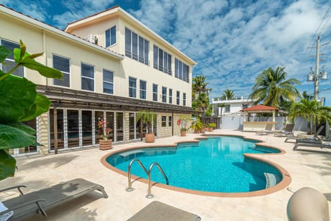Property building, Swimming pool