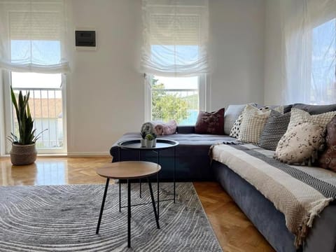 Čarobni apartman s pogledom Apartment in Tisno