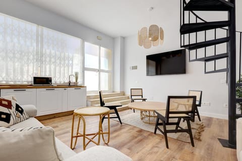 TV and multimedia, Living room, Dining area