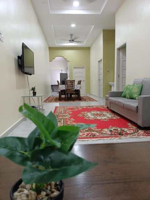 Seating area, fireplace, air conditioner
