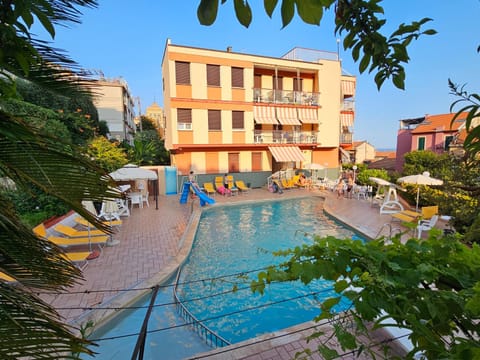 Residence Olivotti Apartment hotel in Finale Ligure