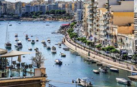 View (from property/room), View (from property/room), Sea view, Sea view, Street view, Street view