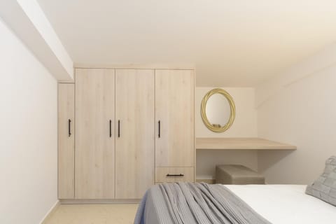 Bed, Bedroom, wardrobe