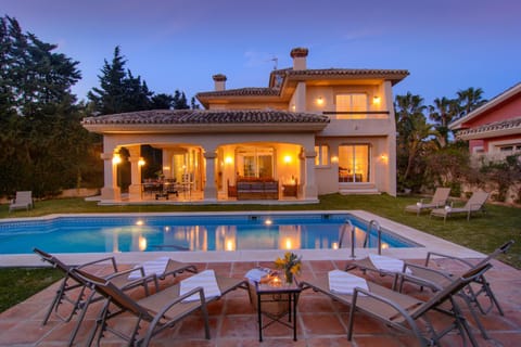 Facade/entrance, Night, Summer, Garden, Garden, On site, Garden view, Pool view, Pool view, Swimming pool, Swimming pool, Swimming pool, Sunset